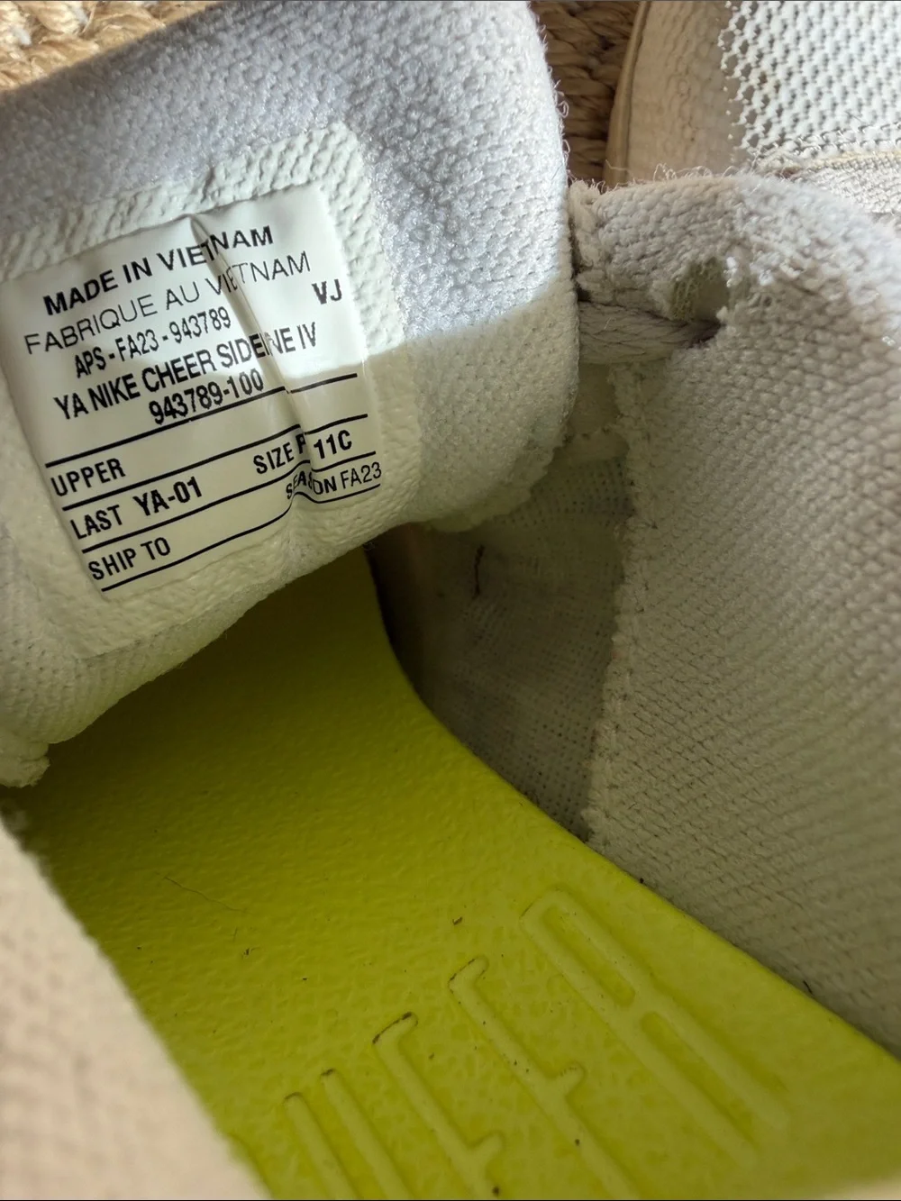 Nike Kids Cheer White Athletic Sneakers Shoes size 11C